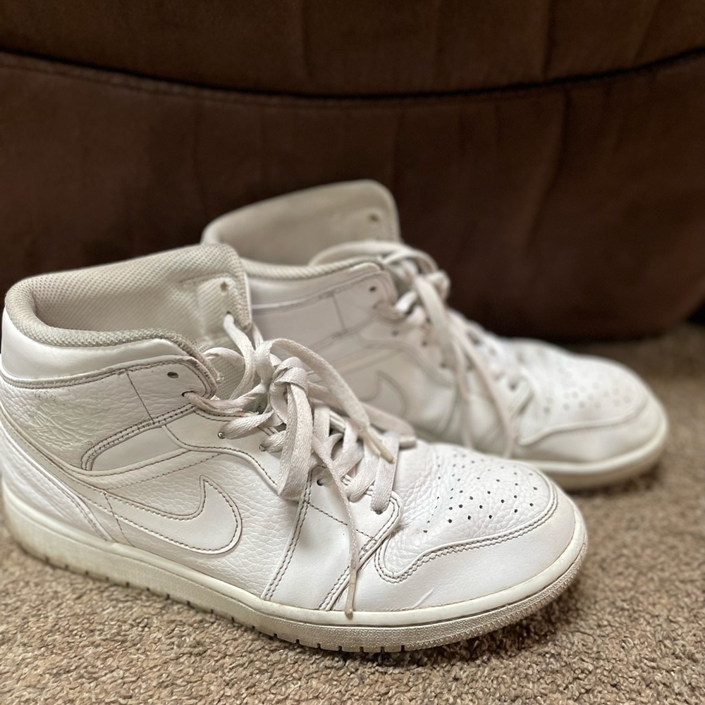 Air Jordan’s Mid Tripe White Mens 10.5